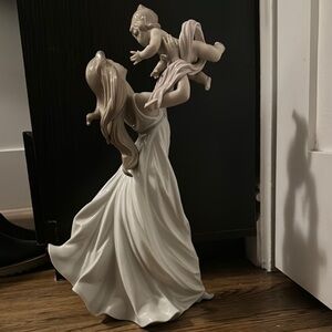 Lladro Cream and Tan Art Sculpture